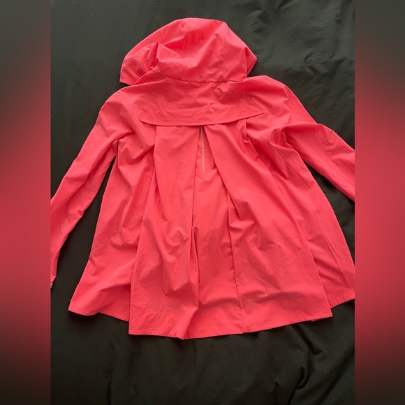 Lululemon rain jacket - Picture 3 of 3